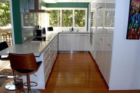 Photo of property in 14 Fitzpatrick Place, Chatswood, Auckland, 0626