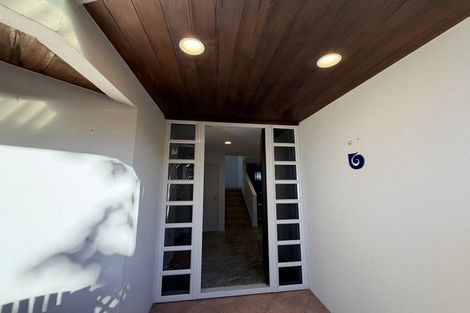 Photo of property in 1/80 Knights Road, Rothesay Bay, Auckland, 0630