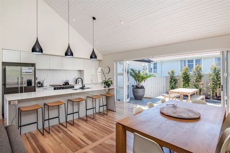 Photo of property in 22 Bardia Street, Belmont, Auckland, 0622