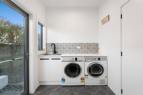 Photo of property in 47 Botanical Heights Drive, Waipahihi, Taupo, 3330