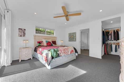 Photo of property in 2g Country Club Lane, Waiuku, 2123