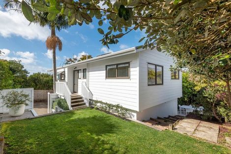 Photo of property in 2/42 Glamorgan Drive, Torbay, Auckland, 0630