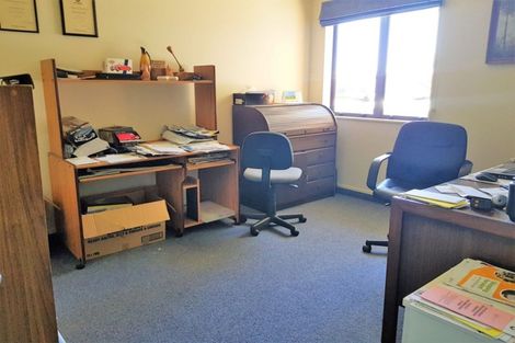 Photo of property in 17a Ruahine Street, Dannevirke, 4930