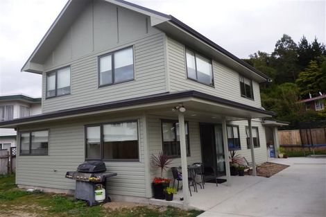 Photo of property in 28a Stokes Valley Road, Stokes Valley, Lower Hutt, 5019