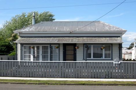 Photo of property in 4 Lowther Street, Whanganui, 4500