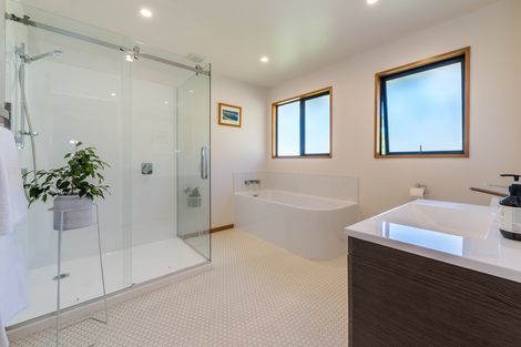 Photo of property in 16 Buskin Road, Highcliff, Dunedin, 9077
