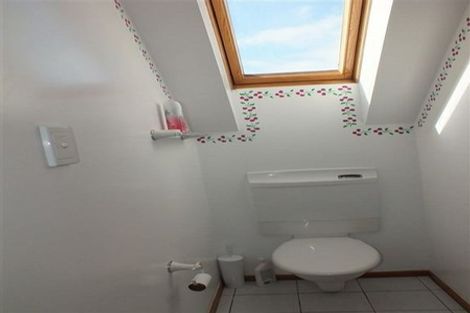 Photo of property in 11 Brockhall Lane, Avonhead, Christchurch, 8042