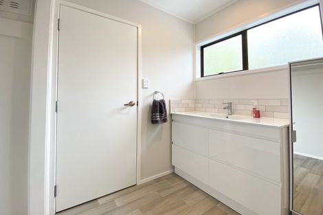 Photo of property in 21/85 Edmonton Road, Henderson, Auckland, 0612