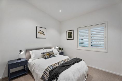 Photo of property in 64 Otitori Bay Road, Titirangi, Auckland, 0604