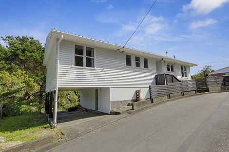 Photo of property in 2 Amos Way, Kingston, Wellington, 6021