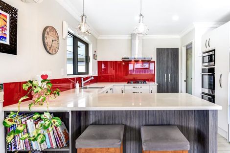 Photo of property in 21 Burn-murdoch Street, St Andrews, Hamilton, 3200