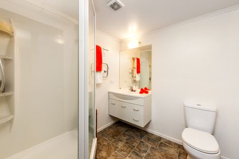 Photo of property in 72 La Rosa Street, Green Bay, Auckland, 0604