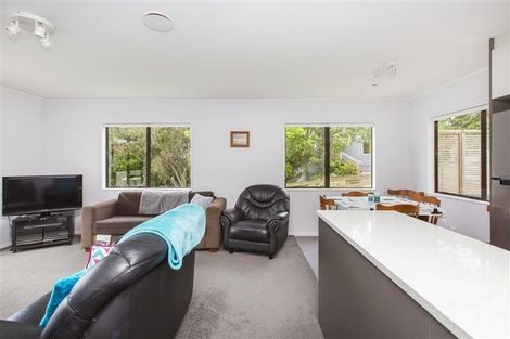 Photo of property in 18 Kahurangi Place, Snells Beach, 0920