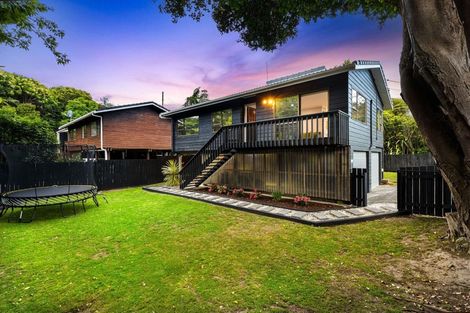 Photo of property in 15a Bridge Avenue, Te Atatu South, Auckland, 0610