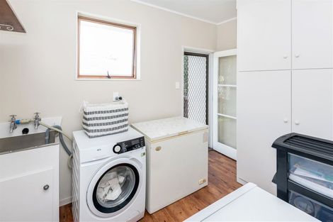 Photo of property in 1/3 Tyrian Close, Half Moon Bay, Auckland, 2012