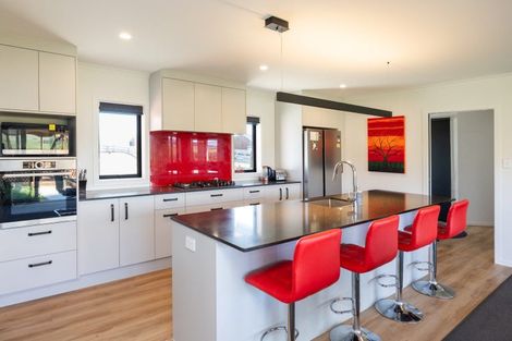 Photo of property in 172 Kingsdale Park Drive, Aokautere, Palmerston North, 4471