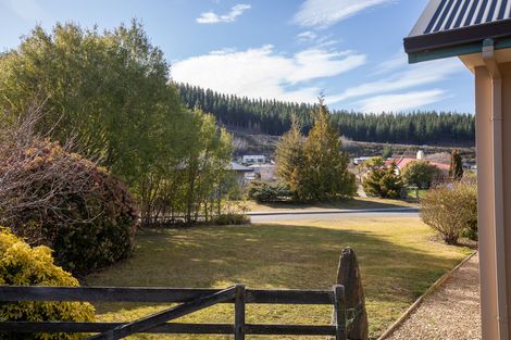 Photo of property in 24 Whitby Street, Clyde, 9330