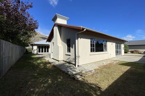 Photo of property in 12 Orbell Drive, Lake Hayes, Queenstown, 9304