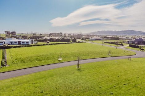 Photo of property in 2 Paterson Lane, Kelvin Grove, 4470