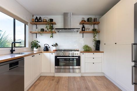 Photo of property in 1/45 Unsworth Drive, Unsworth Heights, Auckland, 0632