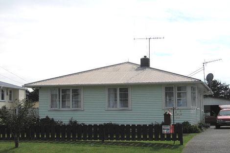 Photo of property in 10 Lee Street, Castlecliff, Whanganui, 4501