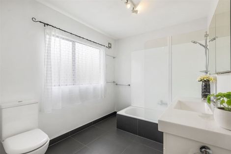 Photo of property in 1/143 Spinella Drive, Bayview, Auckland, 0629