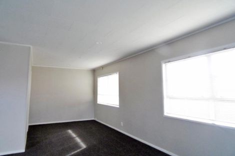 Photo of property in 2 Barbados Drive, Unsworth Heights, Auckland, 0632