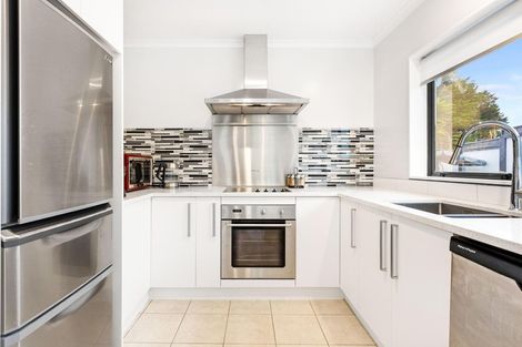 Photo of property in 24a Kotuku Street, Te Atatu Peninsula, Auckland, 0610