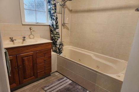 Photo of property in 1 Hannah Road, Hannahs Bay, Rotorua, 3010