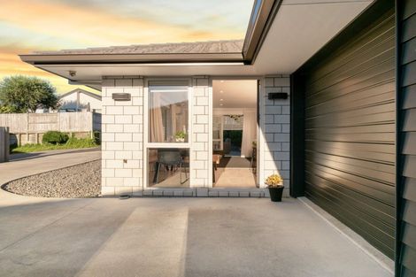 Photo of property in 24 Benmore Crescent, Pyes Pa, Tauranga, 3112