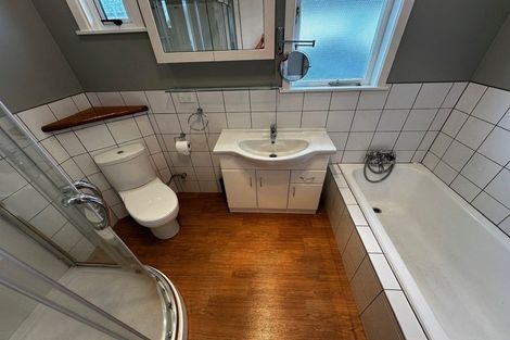 Photo of property in 100 Flanshaw Road, Te Atatu South, Auckland, 0610