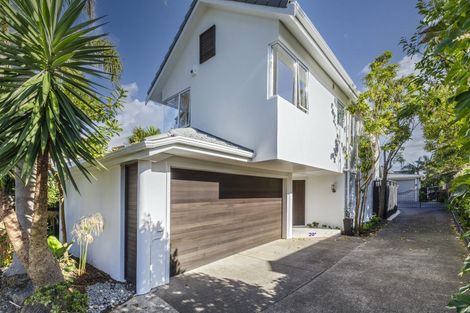 Photo of property in 2/20 Norwood Road, Bayswater, Auckland, 0622