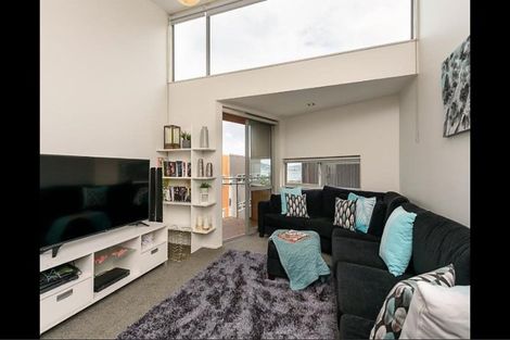 Photo of property in 8/2 Onslow Road, Khandallah, Wellington, 6035