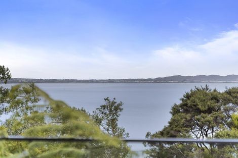Photo of property in 2/106 Island Bay Road, Beach Haven, Auckland, 0626