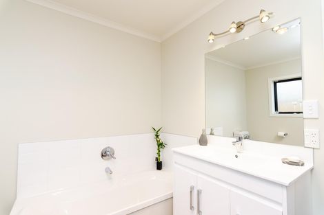 Photo of property in 27 Feist Street, Carterton, 5713