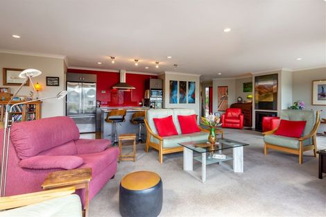 Photo of property in 18 Russell Street, Picton, 7220