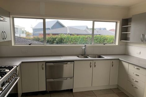Photo of property in 1/44 College Road, Northcote, Auckland, 0627
