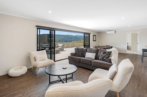 Photo of property in 1 Ribbonwood Lane, Kinloch, Taupo, 3377