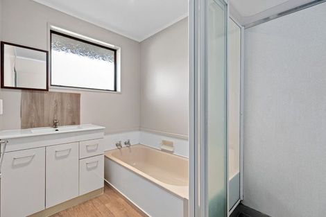 Photo of property in 402a Ngatai Road, Bellevue, Tauranga, 3110