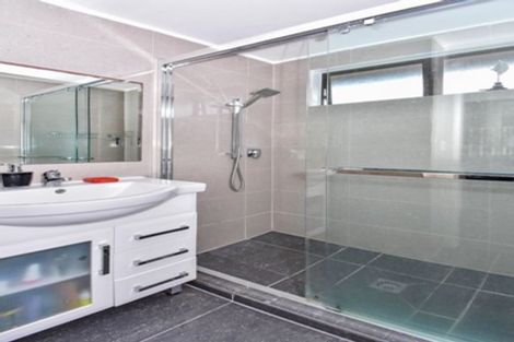 Photo of property in 2/11 Burundi Avenue, Clendon Park, Auckland, 2103