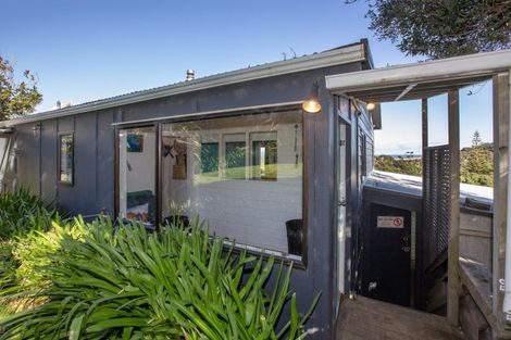 Photo of property in 6569 Pouto Road, Pouto, 0391