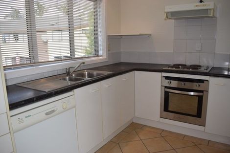 Photo of property in 10/15 Andersons Road, Oteha, Auckland, 0632