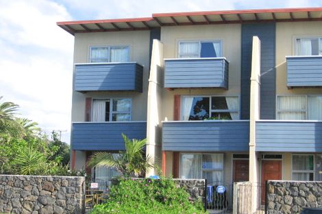 Photo of property in 9/3 Riverside Road, Orewa, 0931