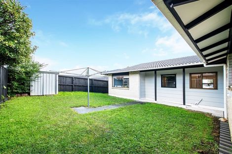 Photo of property in 2/322 Te Atatu Road, Te Atatu South, Auckland, 0610