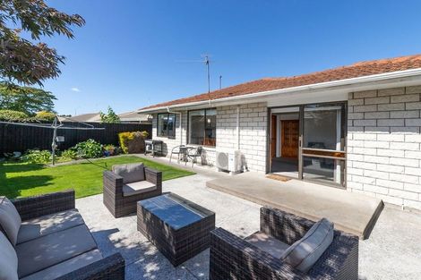 Photo of property in 2/5 Gibbs Place, Halswell, Christchurch, 8025