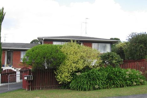 Photo of property in 2/1 Forsythe Place, Massey, Auckland, 0614