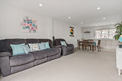 Photo of property in Lakeview Terrace, 5/14 Ambrico Place, New Lynn, Auckland, 0600