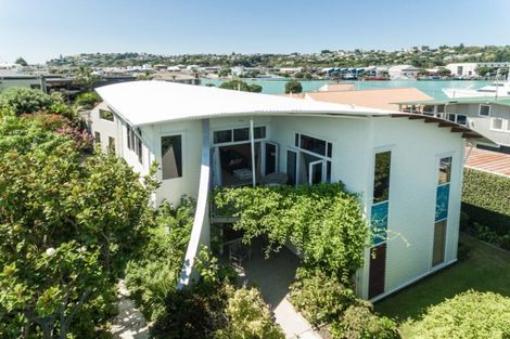 Photo of property in 2a Charles Street, Westshore, Napier, 4110