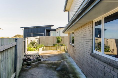 Photo of property in 6 Marine Parade South, Foxton Beach, Foxton, 4815