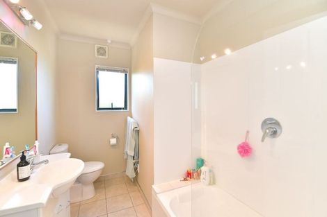 Photo of property in 88d Brian Crescent, Stanmore Bay, Whangaparaoa, 0932